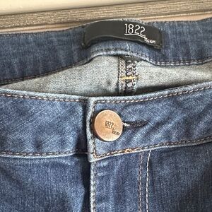 1822 Denim High Rise Blue Jeans